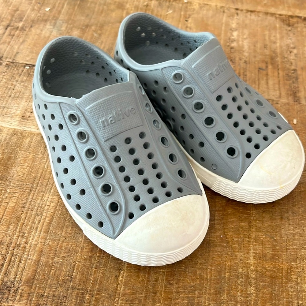 Native Shoes in Grey size 5